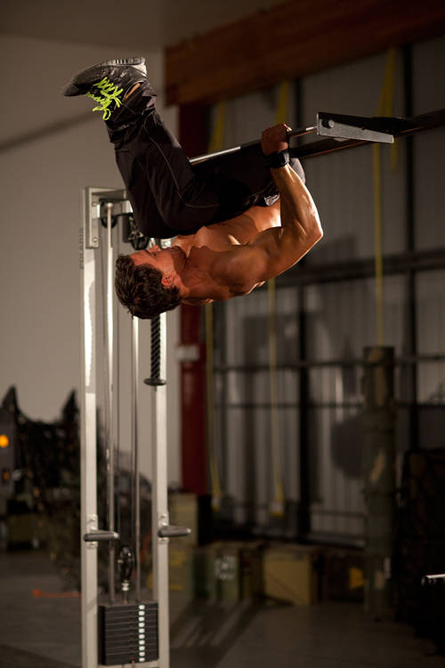 Bodyweight Mid Row — End position