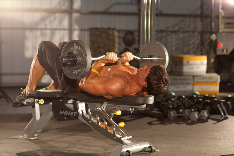 Close-Grip EZ-Bar Press — End position