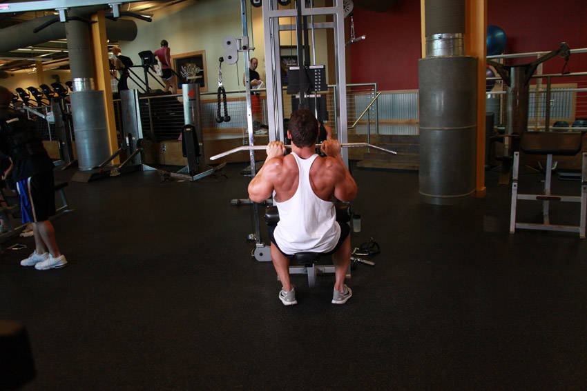 Close-Grip Front Lat Pulldown — End position