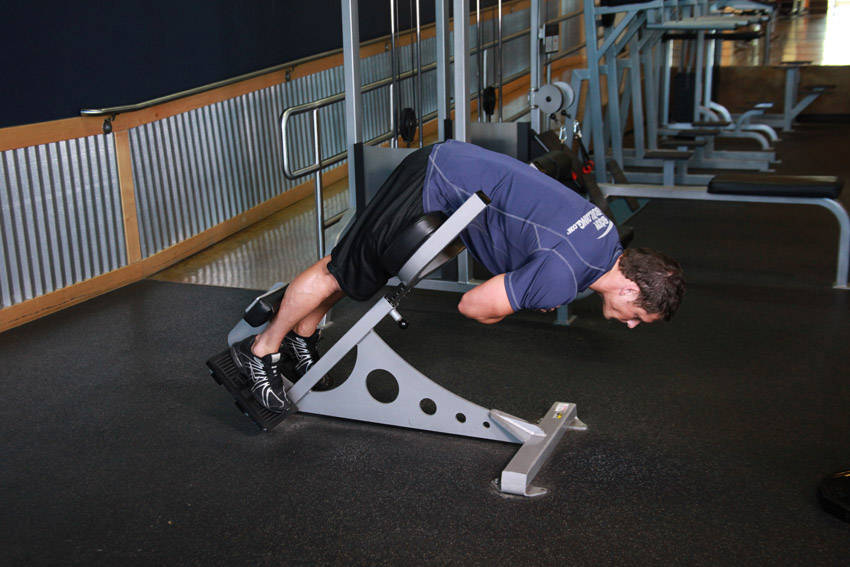 Hyperextensions (Back Extensions) — End position