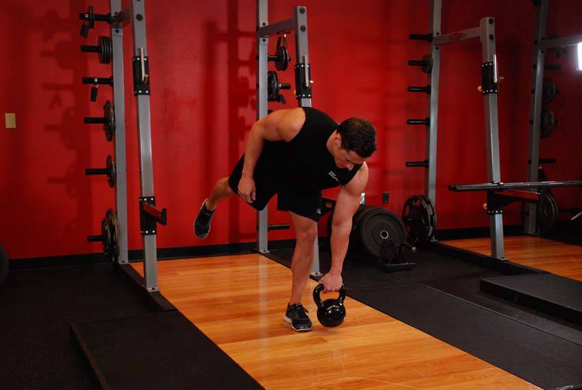 Kettlebell One-Legged Deadlift — End position