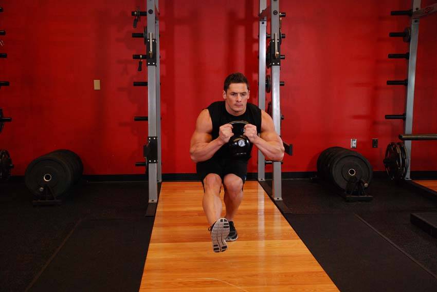 Kettlebell Pistol Squat — End position