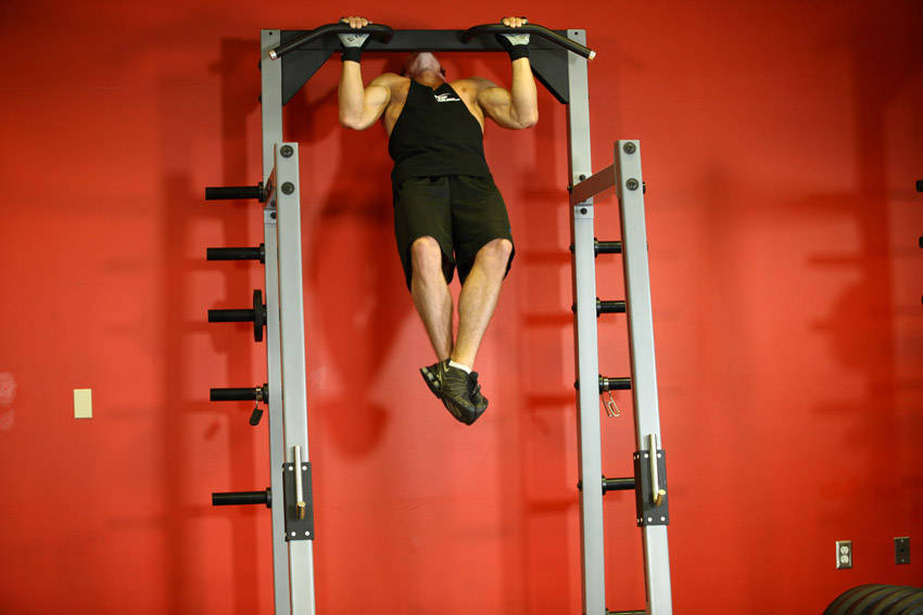 Rocky Pull-Ups/Pulldowns — End position