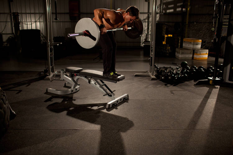 Straight Bar Bench Mid Rows — End position