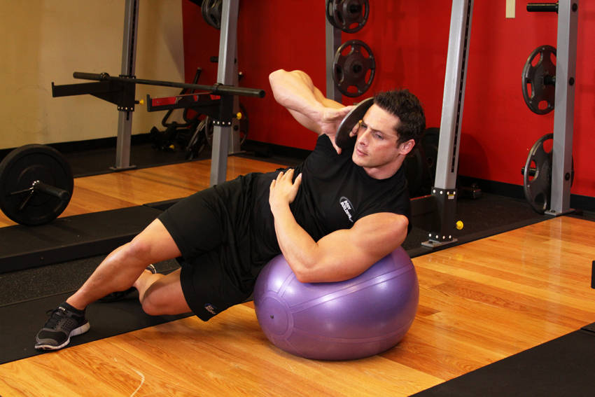 Weighted Ball Side Bend — End position